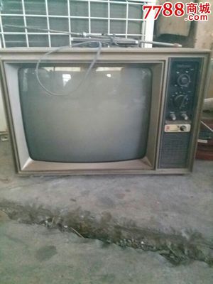 松下黑白電視機 二手舊貨市場中的時代印記